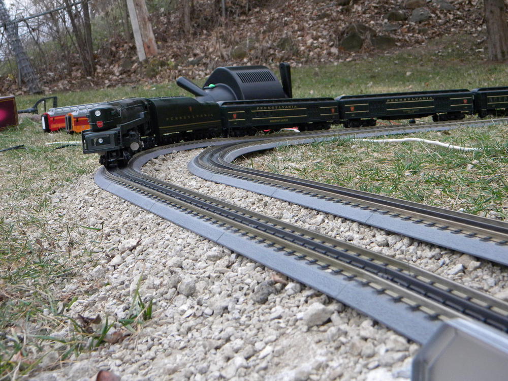 Does anybody have an O gauge outdoor layout? | O Gauge Railroading On 