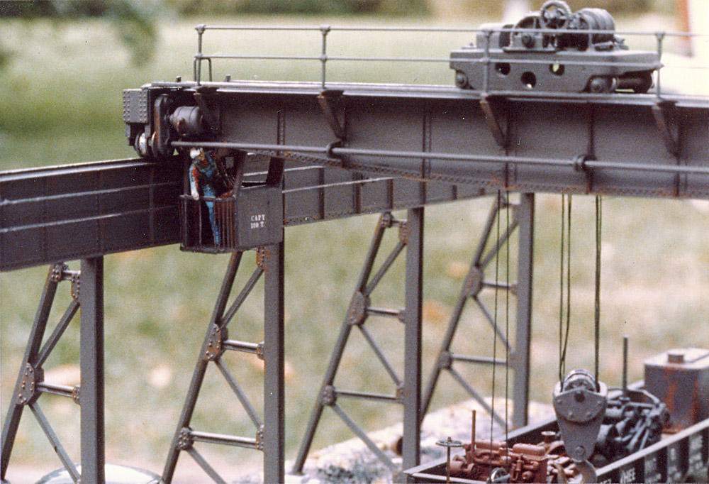 Walthers 933-3150 Heavy-Duty Overhead Crane Kit HO Scale Train