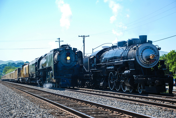 UP 844 and SP 2472 at Hearst, CA, April 22, 2009