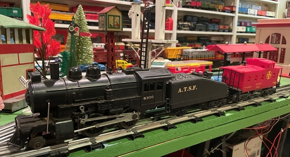 Lionel 8300 SF train front 