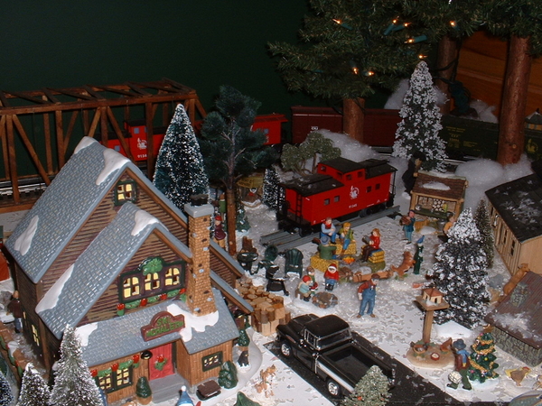 2005 Christmas Train Layout 027