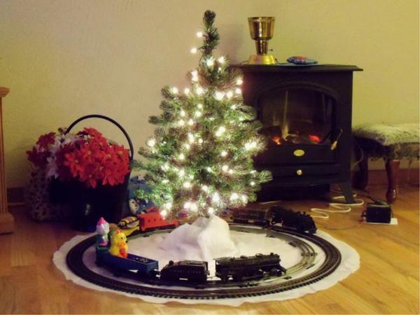 2012-2454-Lorraines Christmas tree
