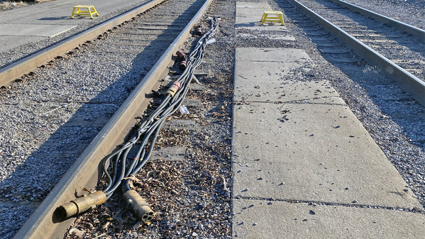 6 Amtrak cables
