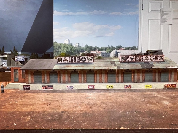 Downtown Deco Rainbow Beverages in O scale [front view)