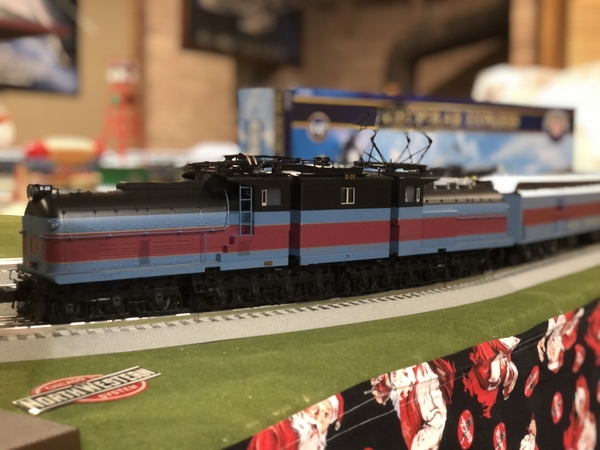 lionel polar express train not moving