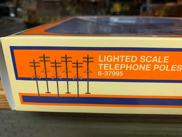LIONEL FASTRACK SCALE TELEPHONE POLES train building O GAUGE LIGHTED 6-37995 NEW 