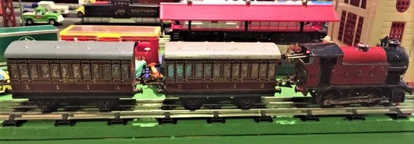 Hornby M3 and coaches