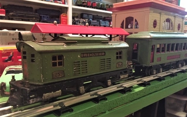 Lionel 253 train 