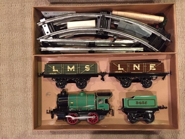 Hornby Freight Set - Trains 