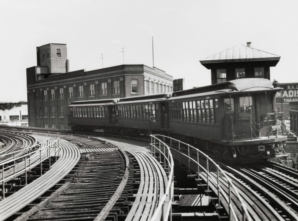 Outbound train from Wyckoff STA-Myrtle El-1955