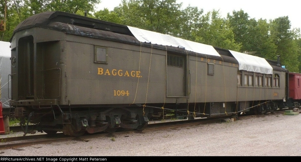 RI1094 Baggagecar [1) (002)