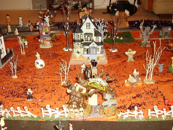 z - Halloween House middle
