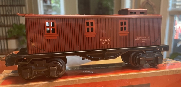 Lionel 1682 caboose side view