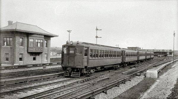 23-MP41 1006 and train past J tower-Jamaica-c.1913