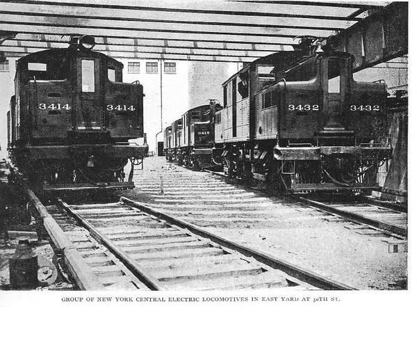 electric_locomotives_in_east_yard_50th_st