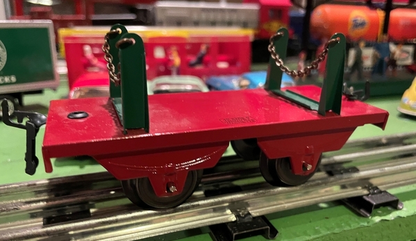 Hornby Hatchette flat with stantions and chains
