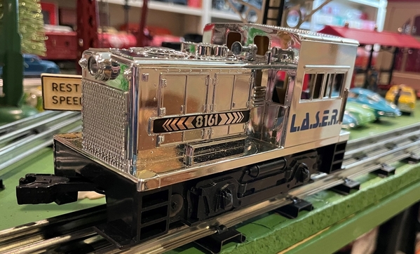 Lionel Laser Train 8161 chrome switcher