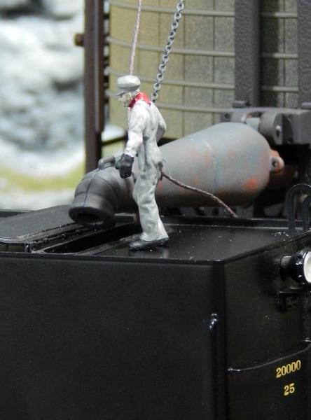 MTH Operating Water Tank Ready for Action 073 [592x800)
