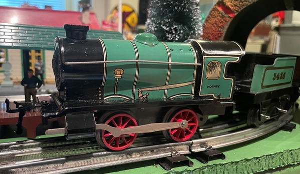Hornby M1 locomotive front w tender