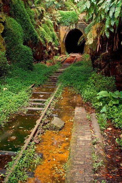 abandoned-railway-and-tunnel-in-australia