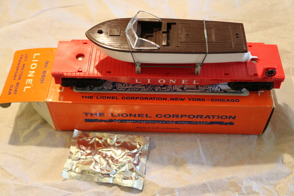 Lionel Post 6501 Jet Motorboat w box and pellets pack
