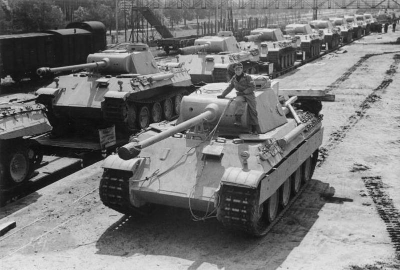 Bundesarchiv_Bild_183-H26258%2C_Panzer_V_-Panther-.jpg