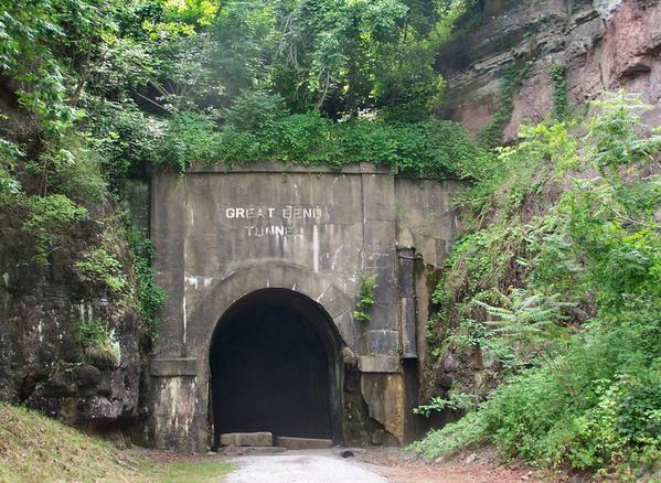 great_bend_tunnel_photographer_nutmeggins_panoramio_com