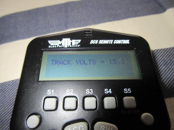 track voltage 04