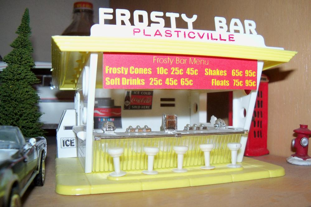 Plasticville  Frosty Bar Yellow Side Piece O-S Scale 