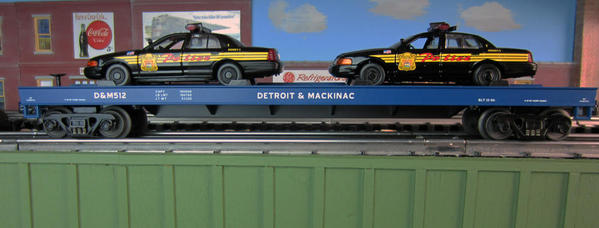Detroit & Mackinac Railway Flatcar • 2 Police Cars