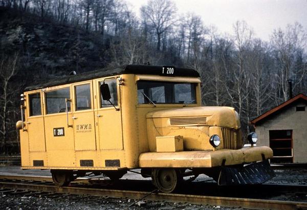 MOW Rail Car T200