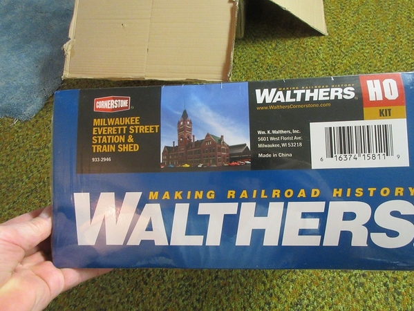 Milwaukee station Walthers 01