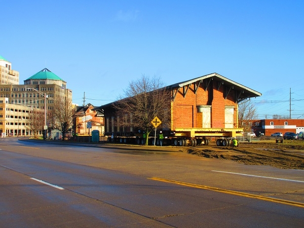 Hamilton, Ohio railroad station move 09