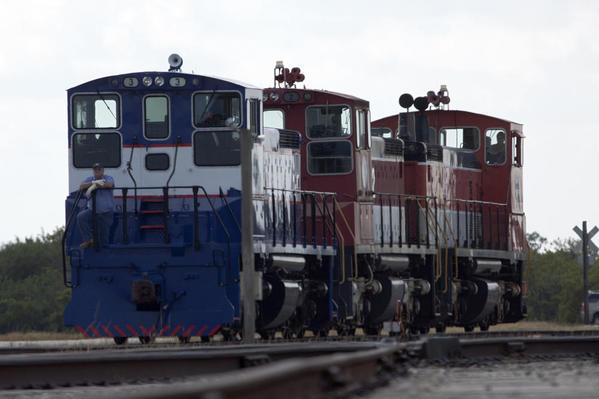 nasa-710848main_locomotives1