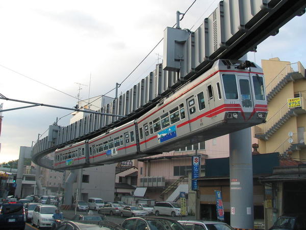 Shonan_monorail_type_500