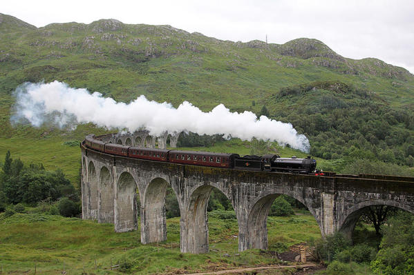 The_Jacobite_over_Glenfinnan_Viaduct
