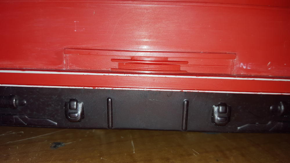 Lionel 520: Why is there a cable reel on the sides?