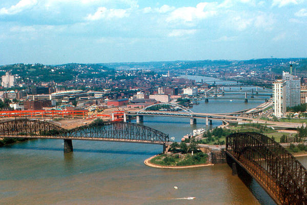 Pittsburgh_-_Three_Rivers_from_Duquesne_Heights_[1968)