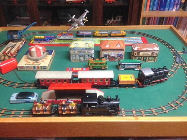 Toy & Train Table 1