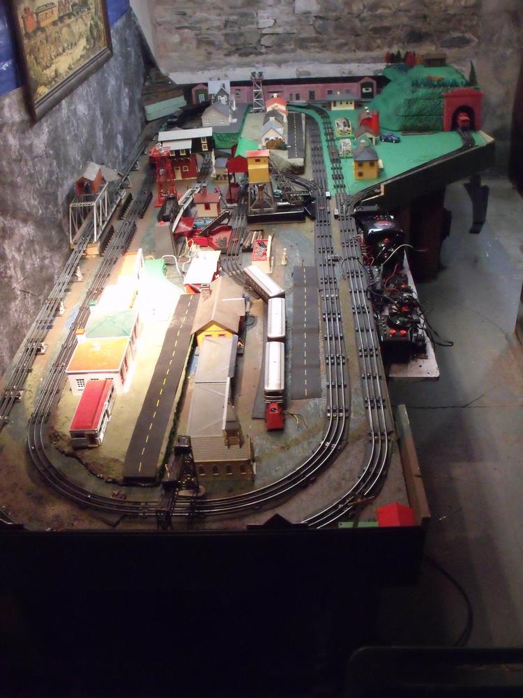 THE BEST AND EASIEST WAY TO LIGHT YOUR O SCALE MODEL RAILROAD STRUCTURES 
