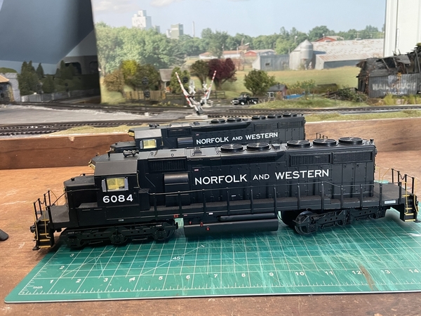 MTH 3-rail N&W SD40-2