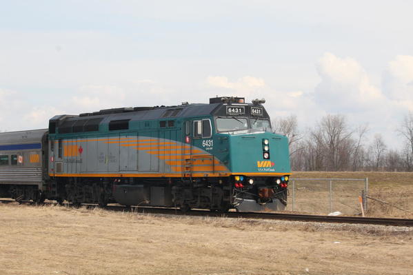 VIA-Rail-6431-diesel-locomotive-F40PH-2