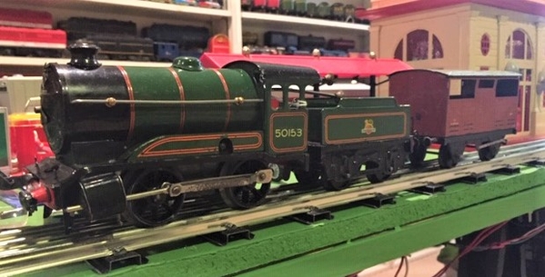 Hornby Tank Switcher leaves station