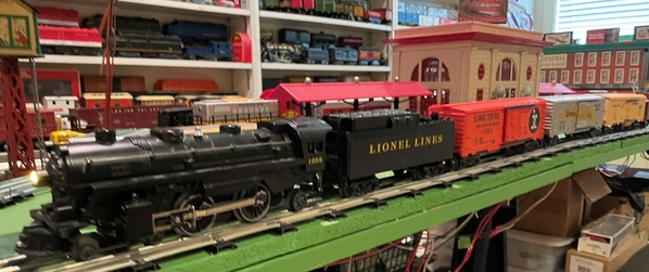 Lione #38664 Steamer side view with train