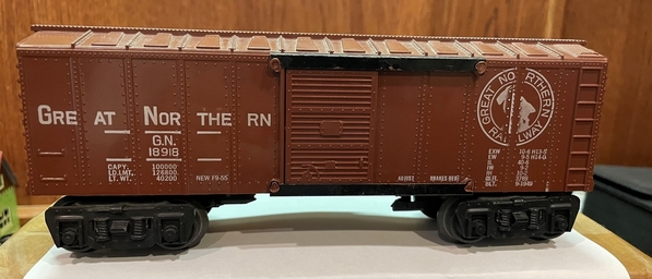 Marx GN brown deluxe boxcar side 