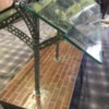 Glass top station: close up of end