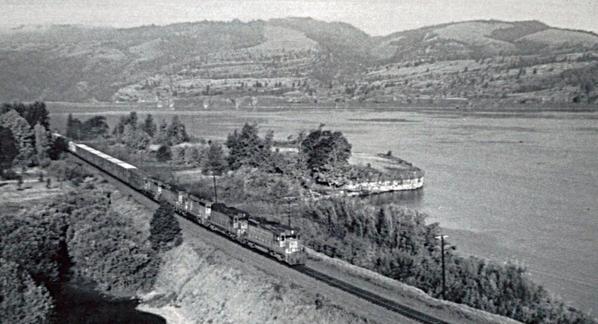 1968 Columbia River train