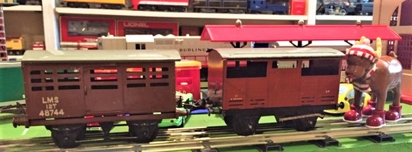Hornby Cattle Cars with cow X2 