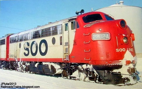 SOO 2202-A F7A Passenger Train Locomotive Engine SOO LINE RAILROAD Winter Snow Ice Postcard
