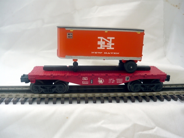 CNJ 027 Flat Car with NH Trailer